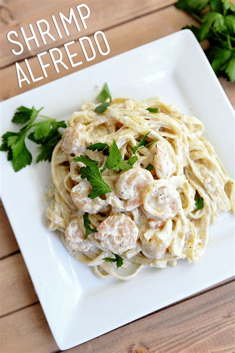 Bacon, shrimp, salt, black pepper, medium yellow onion, medium tomato, garlic, heavy cream, fettuccine, grated parmesan cheese, fresh parlsey. Simple Shrimp Alfredo Recipe | Sarah Halstead