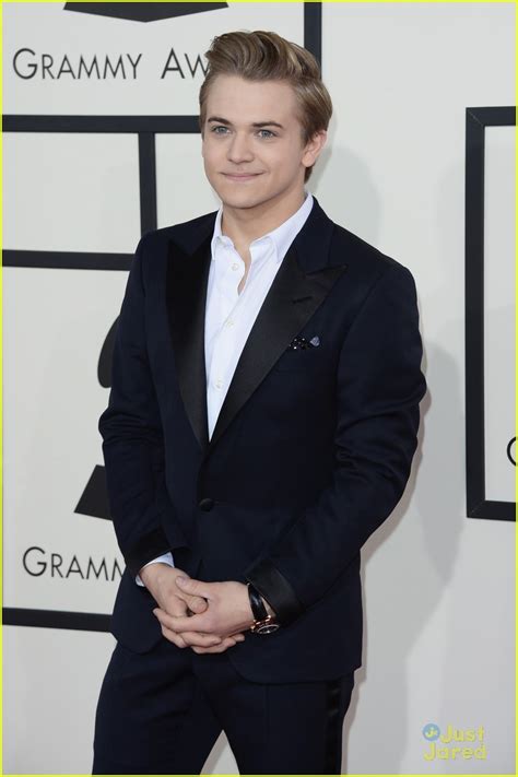 Hunter Hayes Debuting Invisible During The Grammys 2014 Photo