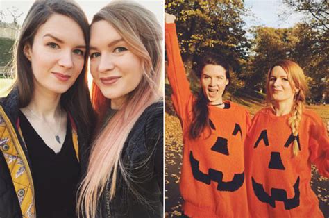 lesbian twin rosie albewhite and sister sarah nunn reveal moment they realised sexuality daily