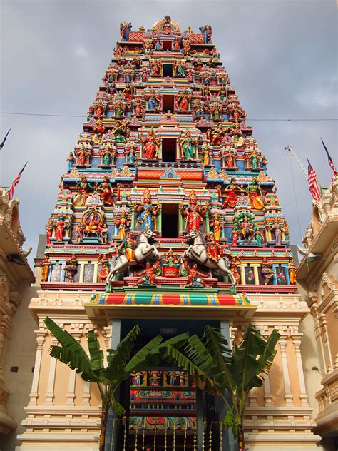 59 отметок «нравится», 0 комментариев — kev thornton (@thestoryofkt) в instagram: Sri Mahamariamman Hindu Temple | Built in 1873, the Sri ...