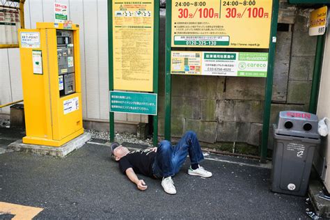 10 Uncensored Photos Of Drunks In Japan Show The Nasty Side Of Alcohol