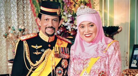 Pengiran anak abdul mateen is the son of the sultan of brunei darussalam sultan hassanal bolkiah who stole the attention of. ULANG TAHUN PERKAHWINAN KE-53 SULTAN BRUNEI DAN RAJA ...
