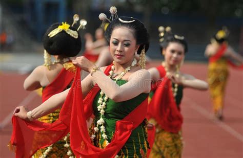 Gambyong Traditional Javanese Dance Editorial Image Image Of Woman