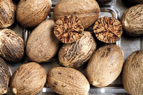 What Are Allergy Symptoms From Nutmeg? | Healthfully
