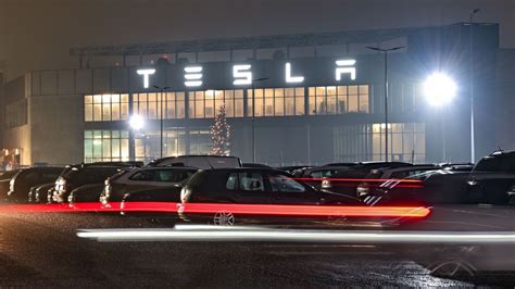 Berlin Ig Metall Besorgt Ber Arbeitsbedingungen Bei Tesla