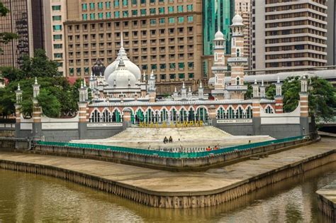 It is located at the confluence of the klang and gombak river and was designed by arthur benison hubback.masjid jamek was the main mosque of kuala lumpur untill the national mosque was built in 1965 near the. Masjid Jamek Kuala Lumpur editorial stock image. Image of ...