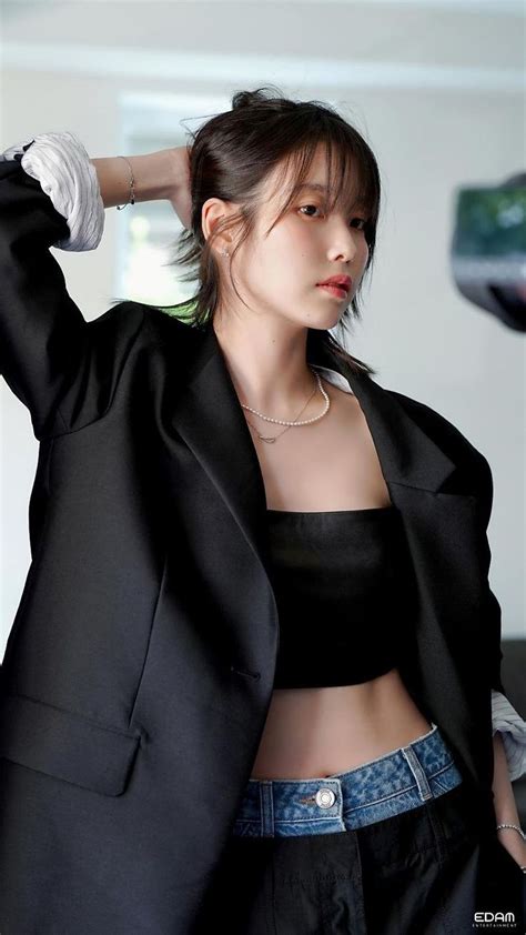 celebrities female celebs iu hair bae suzy korean beauty korean singer pose reference