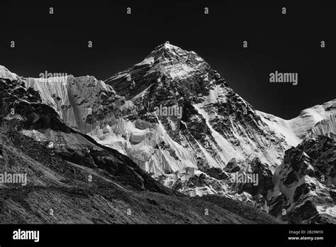 Monte Everest La Montaña Más Alta Del Mundo Del Himalaya En Nepal