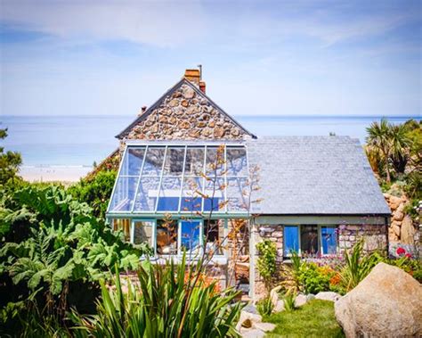 Castaways A Cornish Cottage By The Beach With Superb Sea Views And