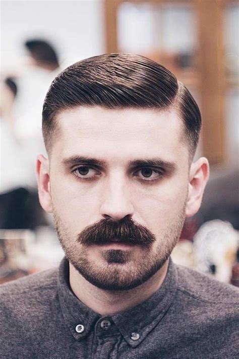 Skin Fade Hairstyle Mens Hairstyles Thick Hair Hairstyles Haircuts Mustache And Goatee