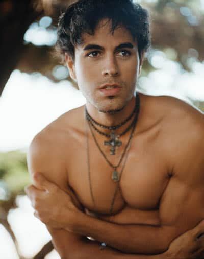 Enrique Iglesias Says He Ll Keep Promise To Water Ski Naked 1