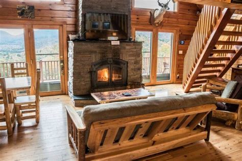 Centrally located log cabin with 3 bedrooms two baths. 10 Cozy Cabins for Rent in New Hampshire | Cozy cabin, Log ...
