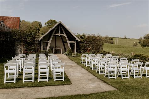 The Kingscote Barn Wedding Venue Cotswolds Wedding Photographers