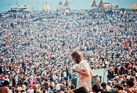 50 Años De Woodstock Amor Libre Hamburguesas A Cambio De Drogas Jóvenes Desnudos En El Barro