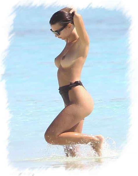 Emily Ratajkowski Topless Na Pla Y Z Przyjaci Mi Na Wakacjach W Cancun