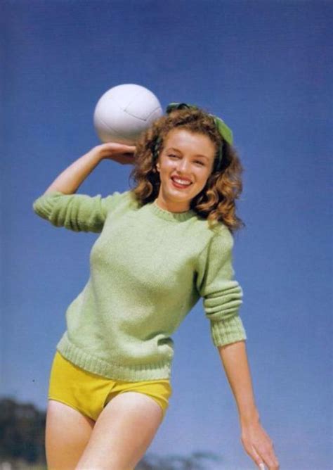 Marilyn Before She Was Marilyn 15 Beautiful Color Photographs Of Norma