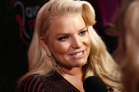 jessica simpson says she decided quit alcohol when she stopped hearing her inner voice ibtimes