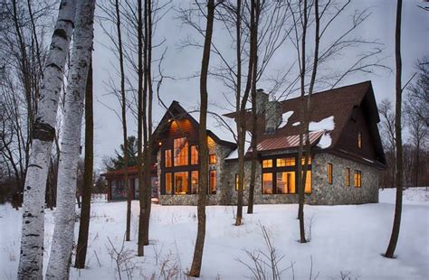 This Minnesota Lake House Combines Rustic Charm With Coastal Elegance