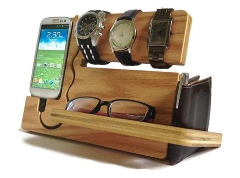 Maybe you would like to learn more about one of these? 31 DIY Woodworking Gift Ideas Perfect For Everyone - Cut ...