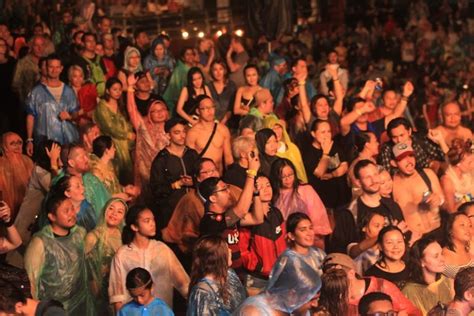 Encuentra 807 opiniones de viajeros, fotos auténticas y resorts spa en sarawak con la mejor clasificación en tripadvisor. Amazing crowd at 2017 Rainforest World Music Festival ...