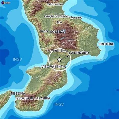 L'istituto nazionale di geofisica e vulcanologia ha registrato una scossa di terremoto di magnitudo 2.4 sul. Terremoto in Calabria, avvertite due scosse vicino ...