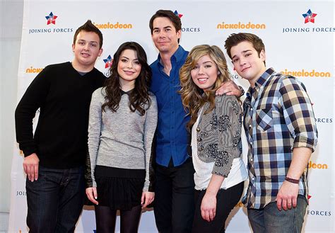 ICarly Are Miranda Cosgrove And Jennette McCurdy Friends
