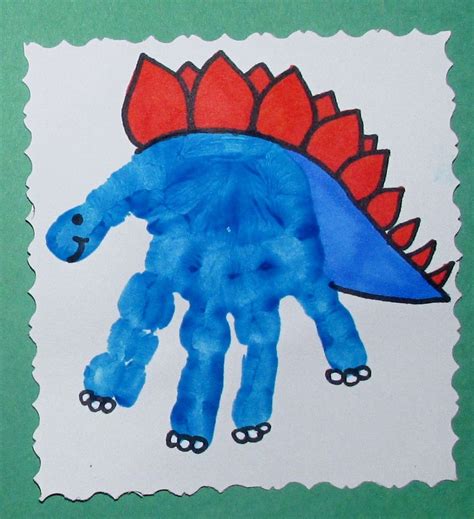 Are you looking for some dinosaur crafts for your kids? Dinosaur handprint | Educational Activities | Pinterest ...