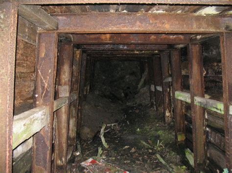 Inside Mine Shaft © Peter Craine Cc By Sa20 Geograph Britain And