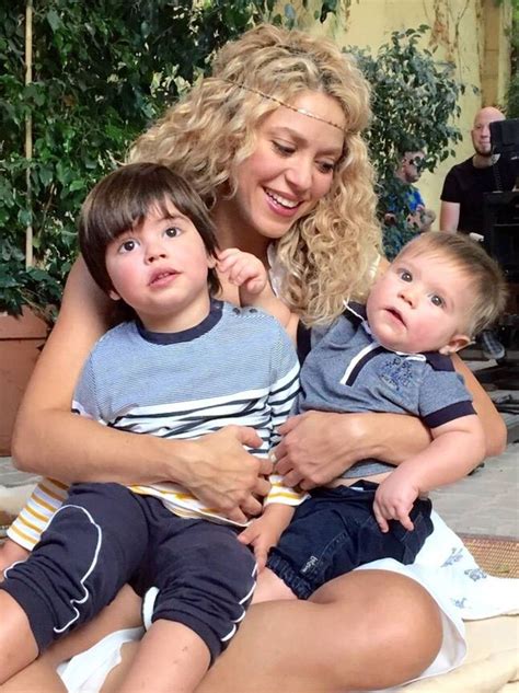 Shakira Piqué Und Ihre Beiden Söhne Das Familienalbum Galade