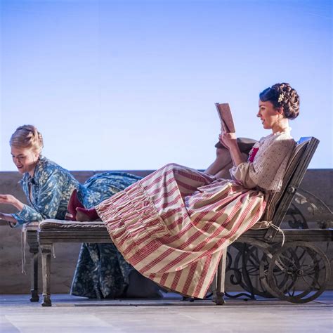 The fleeting exchange of glances in the final seconds of nicholas hytner's new glyndebourne production of cosi fan tutte does more than suggest the key may be in hytner's earnestness. Così fan tutte English Key Stages - Glyndebourne