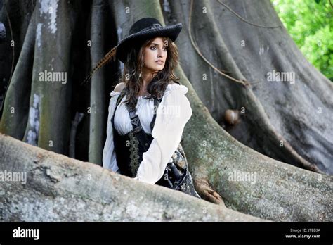 Penelope Cruz Pirates Of The Caribbean On Stranger Tides Pirates Of