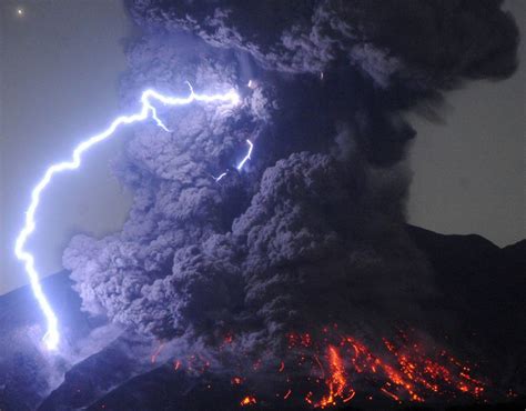 Deadliest Volcanic Eruptions In Pictures Pictures Pics Express