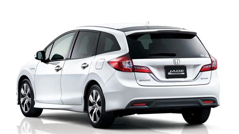Honda Jade Hybrid Introduced In Japan Goes On Sale In February
