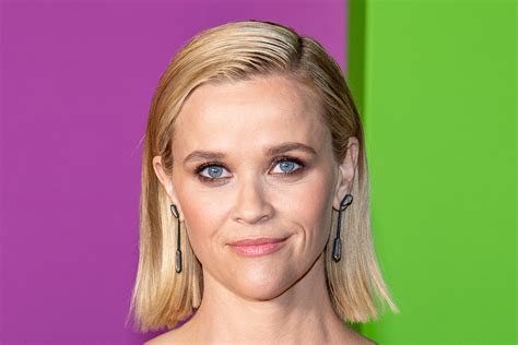 Reese Witherspoons Nighttime Skincare Routine Includes This Cleansing Oil