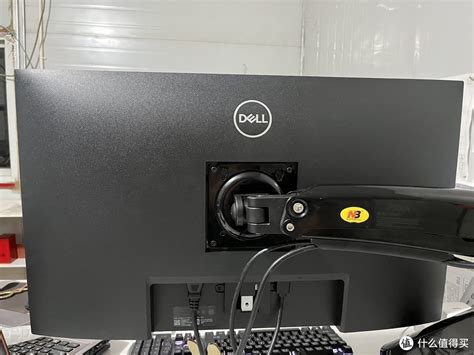 戴尔（dell）2k 27英寸 Ips 防蓝光 显示屏 Freesync技术 75hz刷新 350尼特 99srgb 电脑显示器