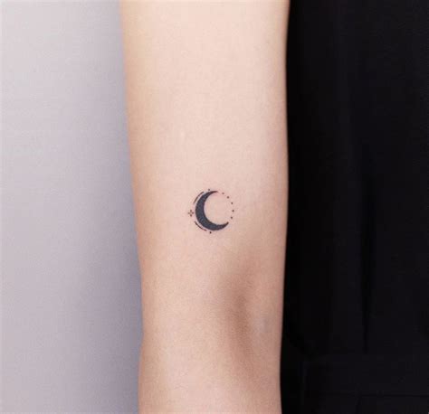 Moon Tattoo Small Moon Tattoos Discreet Tattoos Simplistic Tattoos