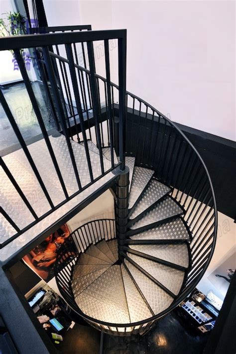 Outdoor Cast Wrought Iron Spiral Staircase Cbm