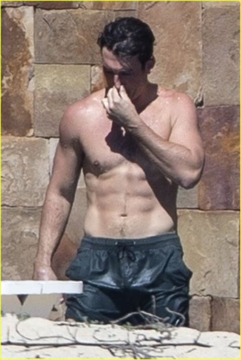 Miles Teller Goes Shirtless Bares Ripped Physique During Vacation In Mexico With Wife Keleigh