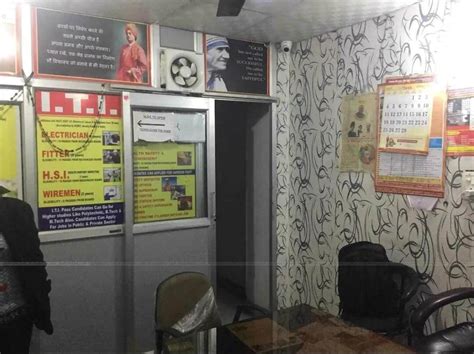 Kanchan Khurana Classes Laxmi Nagar East Delhi Fees Reviews