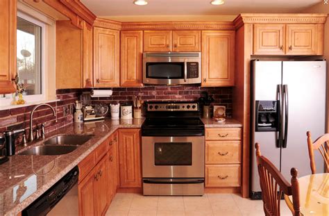 Your kitchen was designed and built just for you, by artisans who are passionate about getting every detail just right. Honey Maple Kitchen Cabinates Photos, Pictures