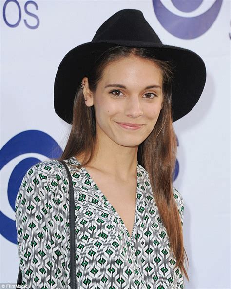 Caitlin Stasey Declares Im A Lesbian In Sexuality Explicit Blog
