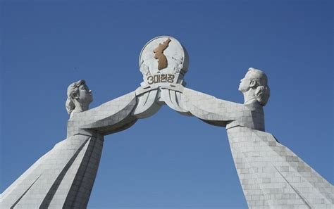 Arch Of Reunification Alluring World