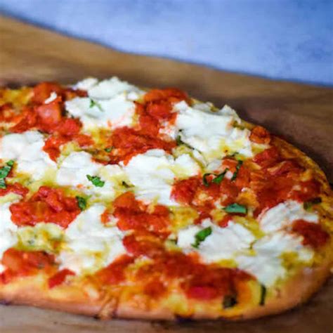 Tomato Basil And Ricotta Pizza Boots And Hooves Homestead
