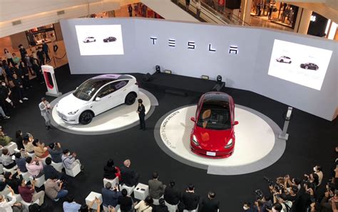 Tesla เปิด 2 รุ่น Model 3 และ Model Y ราคา 1759 ล้าน จองบ่ายนี้