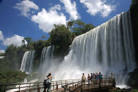 Cataratas Del Iguazú Un Viaje Imperdible A Uno De Los Escenarios Más