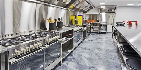 Regardless of what type of foodservice establishment you have, there are several objectives for designing a kitchen properly. 7 Things to Know about Restaurant Kitchen Design | Forketers