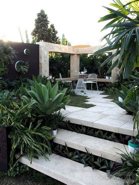 29 Most Beautiful Tropical Style Garden Design Ideas Pictures