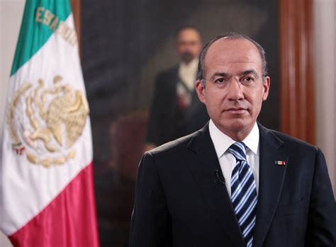 (oficina del presidente) president's office n noun: Mensaje del Presidente Felipe Calderón con motivo de la Jo ...