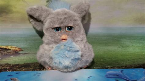 Emoto Tronic Furby Sings On Furby Island Youtube