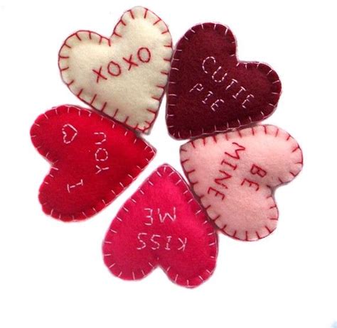 Felt Hearts Valentine Crafts Valentine Day Crafts Valentines Diy